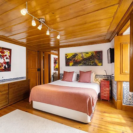 Whome Gem Timeless Elegance And Modern Comfort Лиссабон